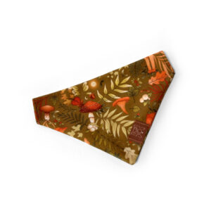 miękka w dotyku bandanka z roślinami lesnymi i muchomorami