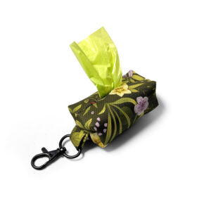 etui na wcyiągane woreczki w kolorze ciemnej zieleni