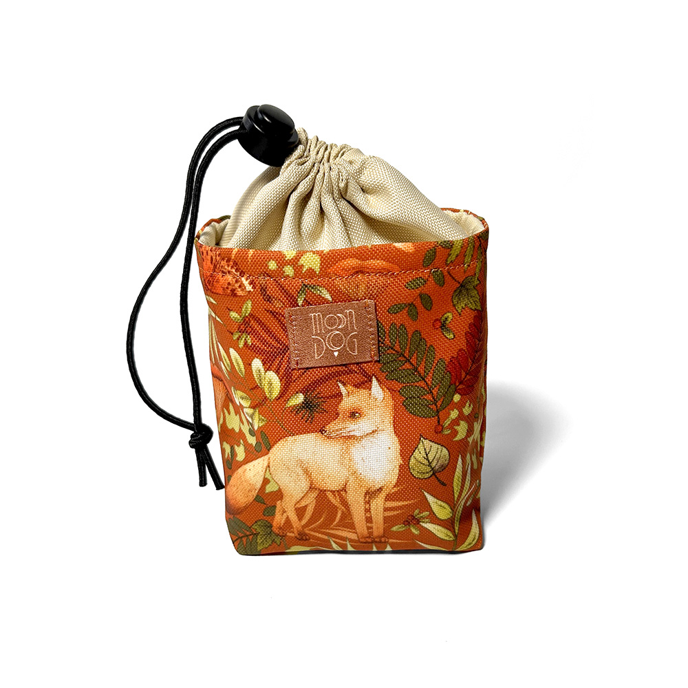 treningowa saszetka na smaczki z jesiennym wzorem z grzybkami