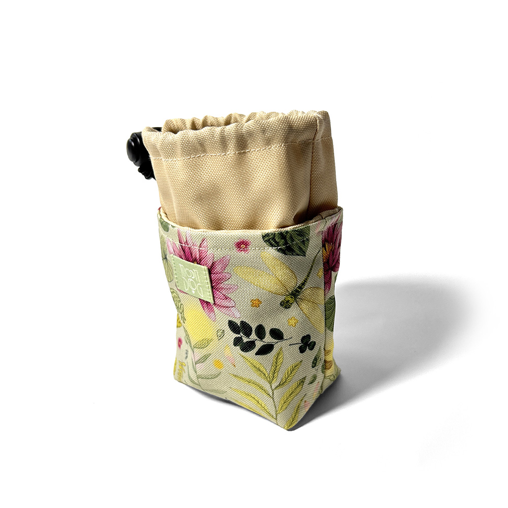 zielona saszeta na smakołyki dla psa