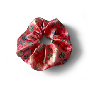 Satynowa scrunchie BERRIES CORAL