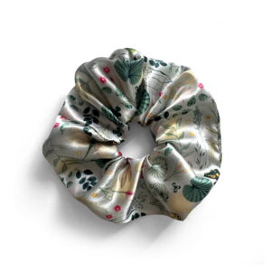 Satynowa scrunchie LAKESIDE SAGE